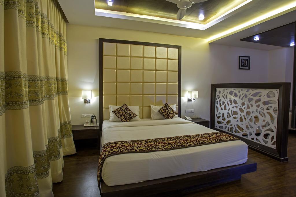 Ravi Residency Hotel Morbi Ruang foto