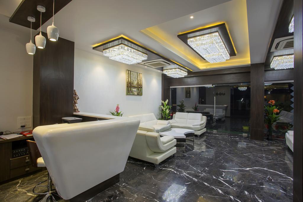 Ravi Residency Hotel Morbi Bagian luar foto