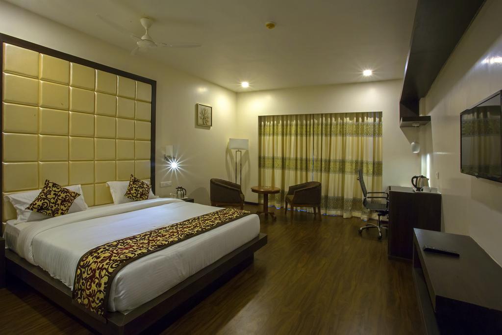 Ravi Residency Hotel Morbi Ruang foto
