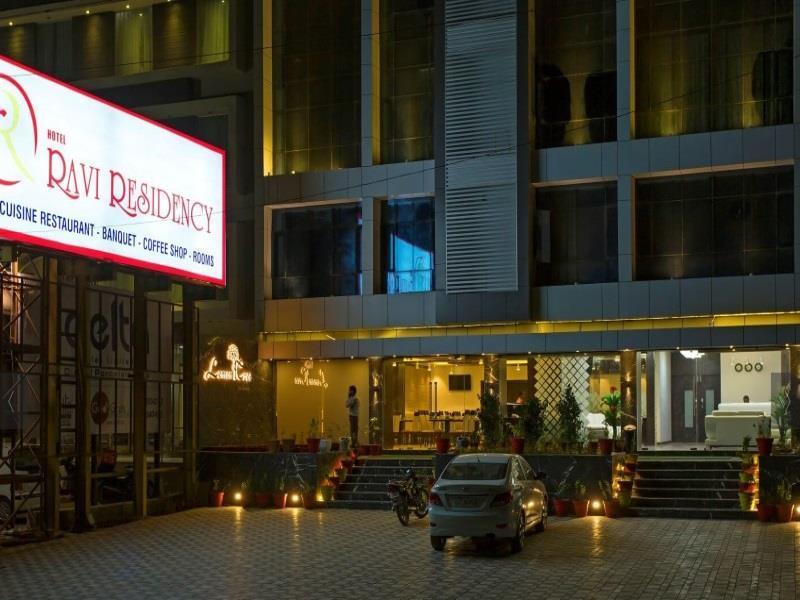Ravi Residency Hotel Morbi Bagian luar foto