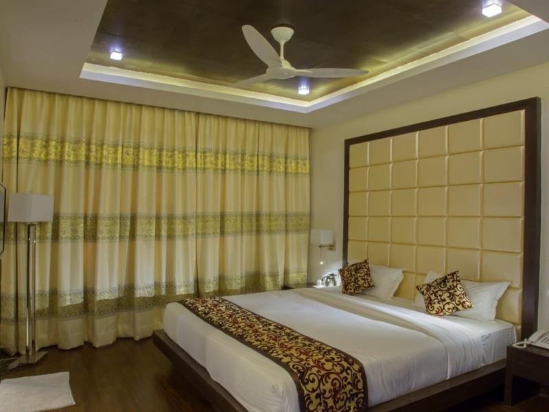 Ravi Residency Hotel Morbi Bagian luar foto