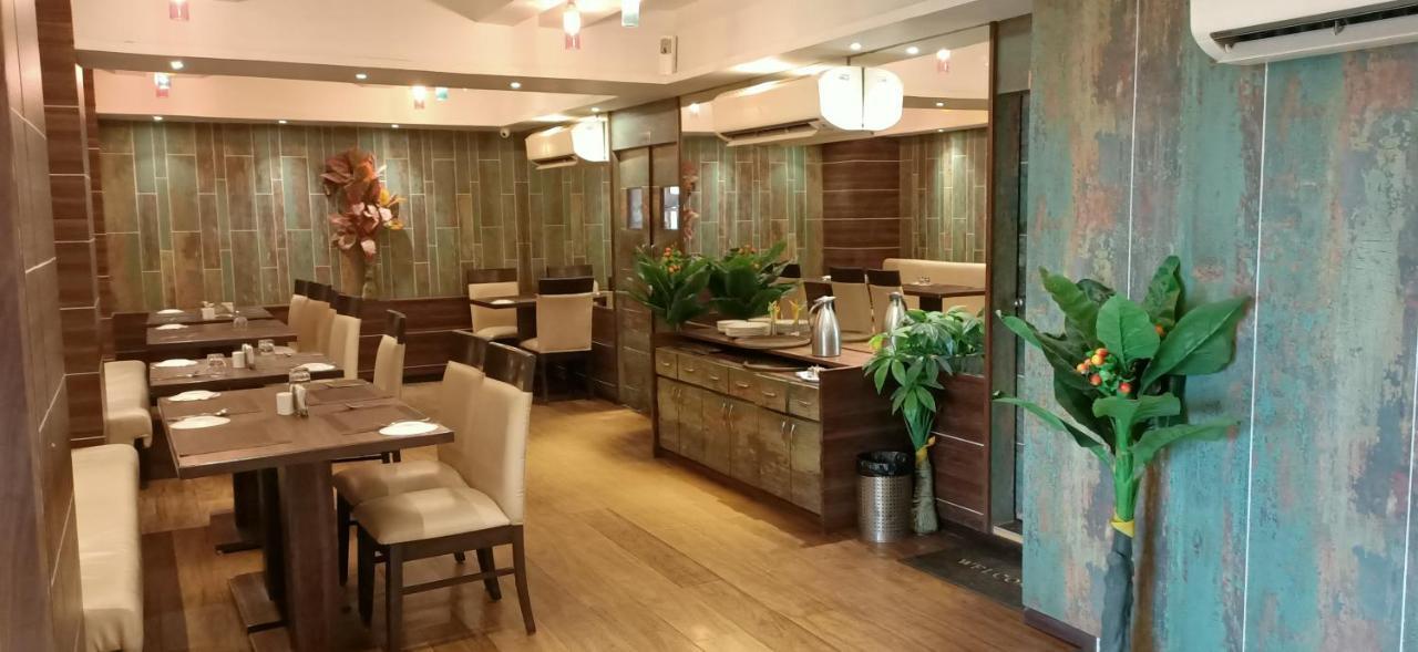 Ravi Residency Hotel Morbi Bagian luar foto